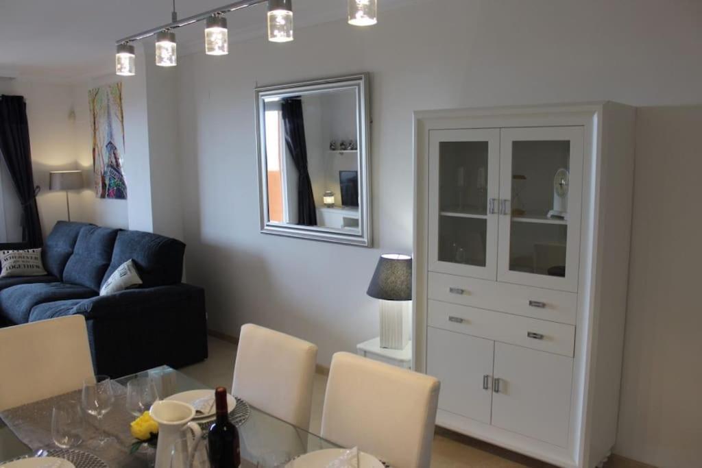 R18 2bedroom Lagos * Marbella